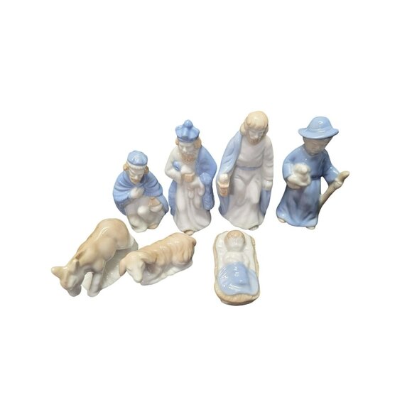 Vintage Biedermann Sri Lanka Blue & White Porcelain 7 Piece Nativity Set - Picture 4 of 10